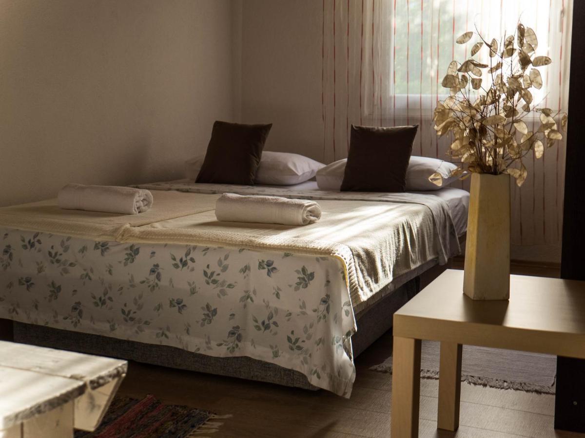 Apartment Village House Ravno Esterno foto